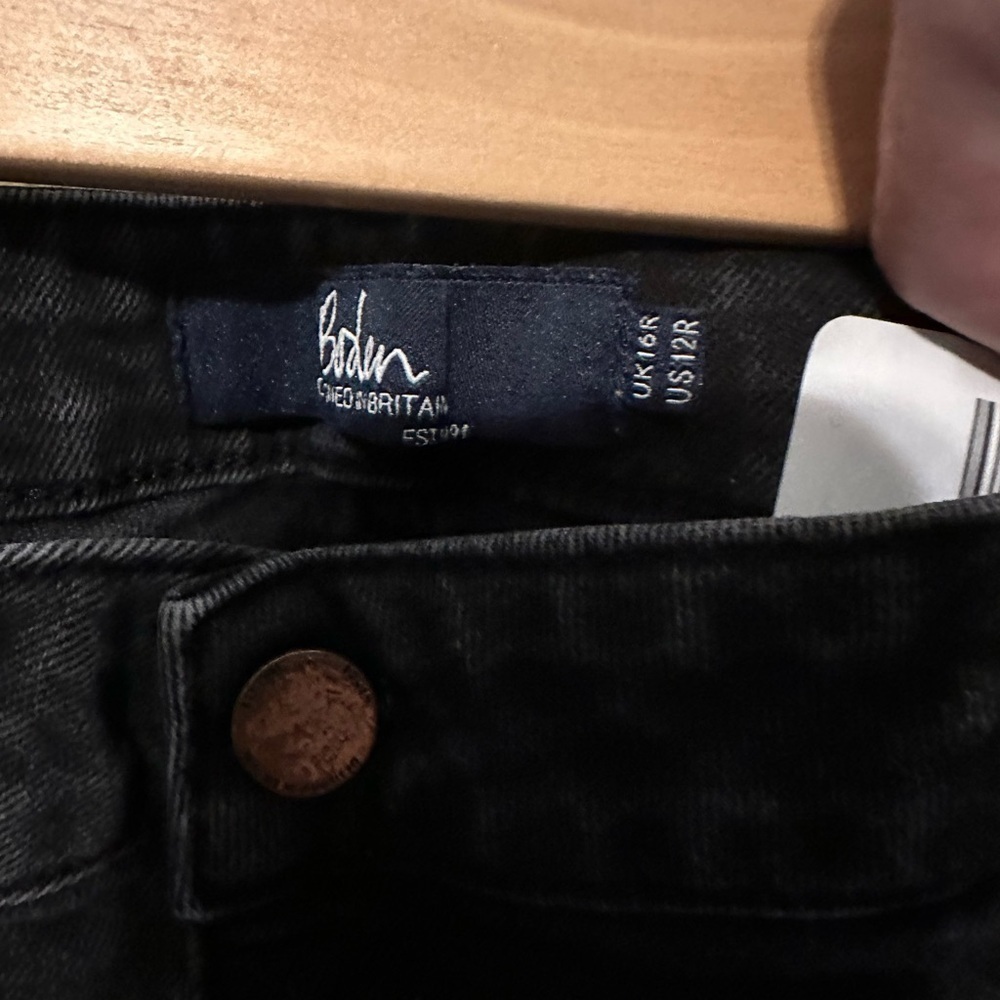 Boden jeans. Us 12 regular. Have stretch. Denim washed out black - Picture 5 of 7